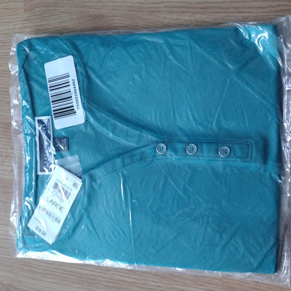 NWT Karen Scott Short Sleeve Henley T-shirt